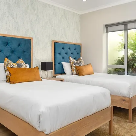 Dolphin Beach E30 Cape Town Exterior photo